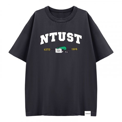 【預購至6/21，7/27陸續出貨】NTUST遇見JOGUMAN寬版純棉短T_暗夜灰